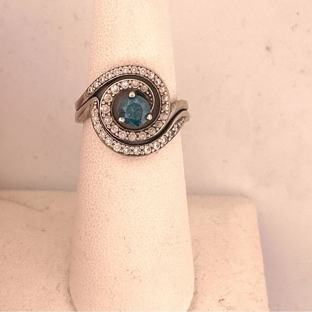 493845 14k wg NA Hoku ring paired with NA Hoku wave band. New retail  $4459.00 - Picture 2 of 6